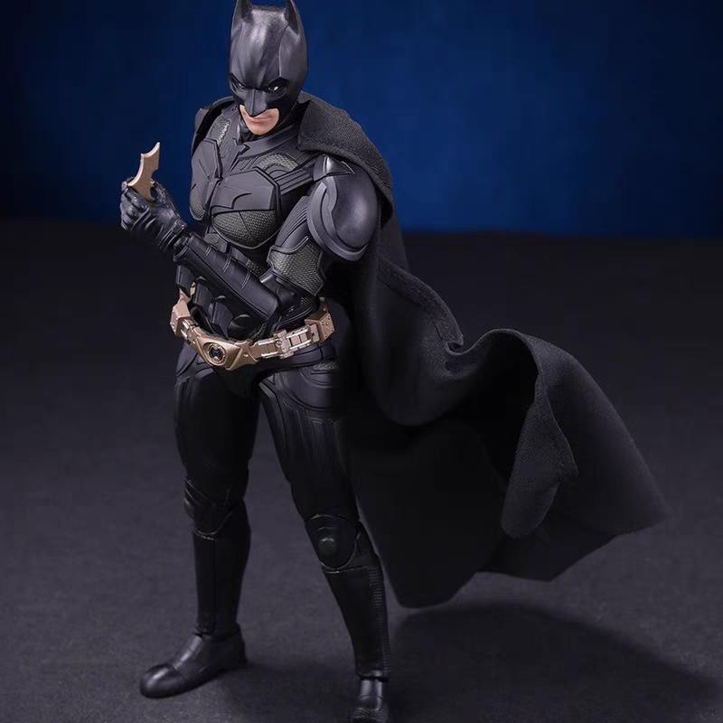 DC Toys БЭТПУ THE BATPOO СЕРИЯ МОДЕЛЕЙ ДЛЯ СБОРКИ ТРИЛОГИЯ «ТЕМНЫЙ РЫЦАРЬ» Игрушечная фигурка Бэтмена Модель Коллекционные игрушки