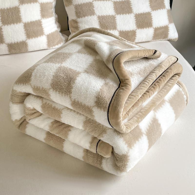 Luxurious Thick Half-Sided Plush Blanket for Autumn & Winter - Perfect for Sofa or Office Naps