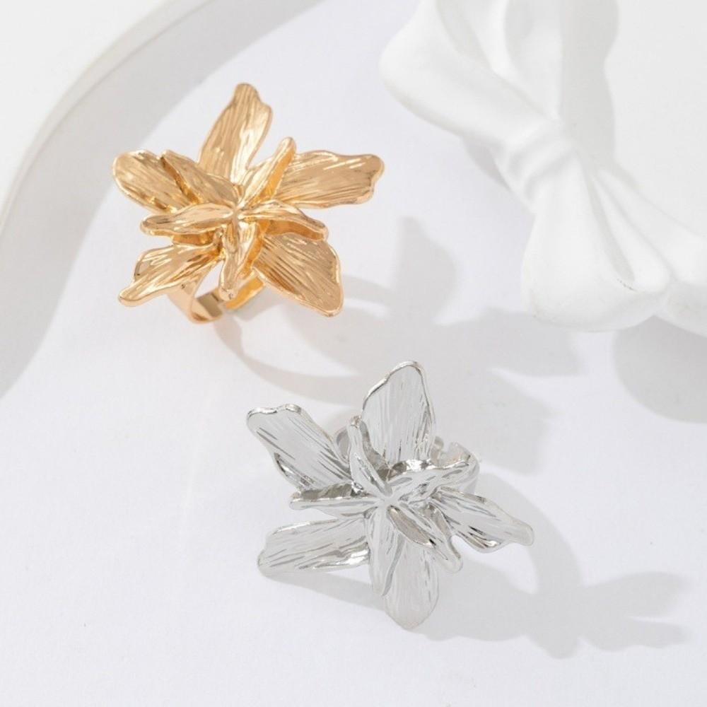 Zinc Zinc Alloy Gold Big Floral Ring Double Layered Irregular Geometric Petal Ring Metal Flower Ring Ladies