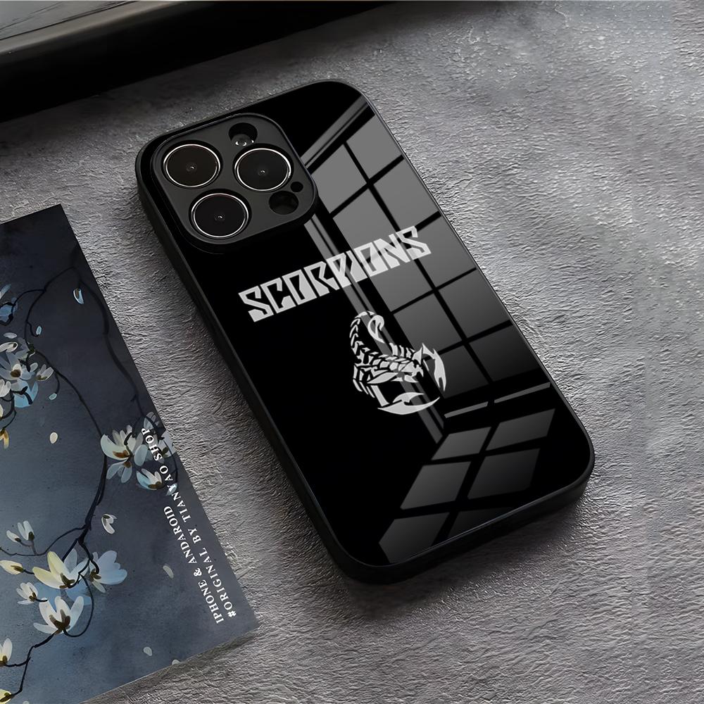 Чехол для телефона с изображением группы S-Scorpions для IPhone 17 Air 16 E Pro Max 15 14 13 Mini 12 Pro 11 Max Plus Черная стеклянная крышка