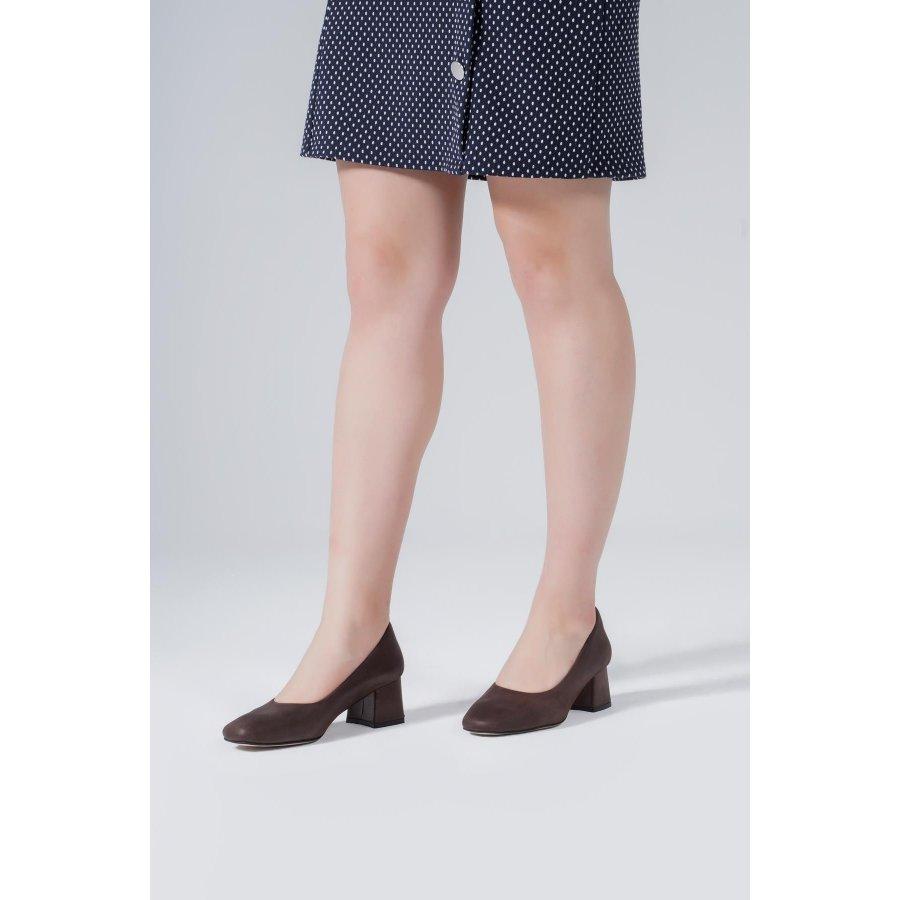 Женские классические стильные туфли из натуральной кожи на квадратном среднем каблуке