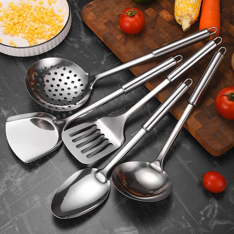 Innovative Stainless Steel Kitchen Spatulas for Enhanced Cooking of Steaks and Eggs in Kitchen
