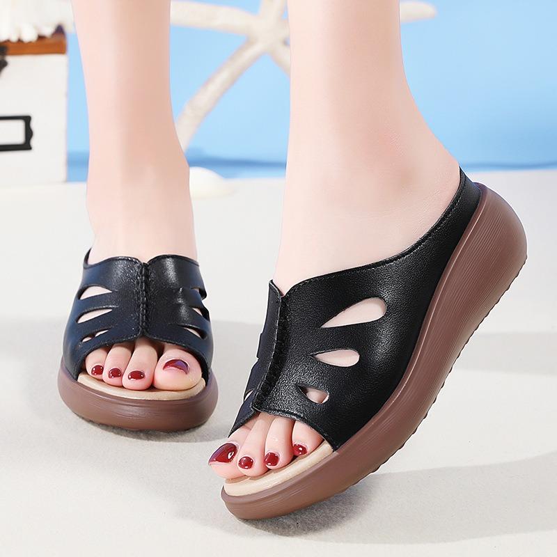 Трансграничные большие размеры новые тапочки женская летняя одежда одна педаль толстая подошва одно слово перетаскивание женские нескользящие женские туфли