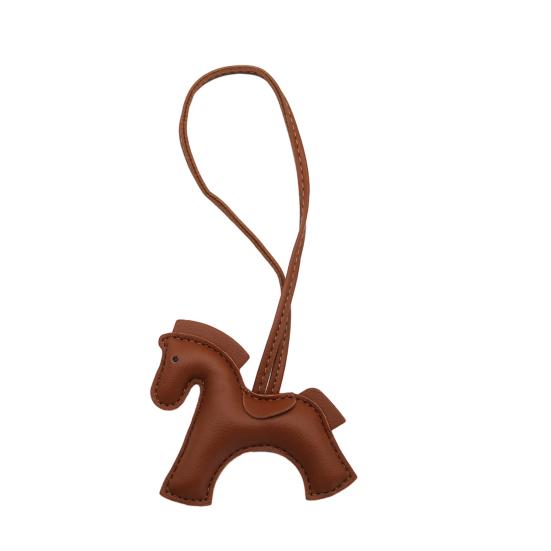 Украшение для автомобиля Шарм в виде лошади из искусственной кожи Маленький изящный брелок Аксессуары для интерьера автомобиля, кошелька, рюкзака