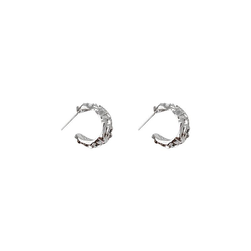 Gold Irregular High-End Women's Stud Earrings 2025: Unique Niche Design Ear Hoops