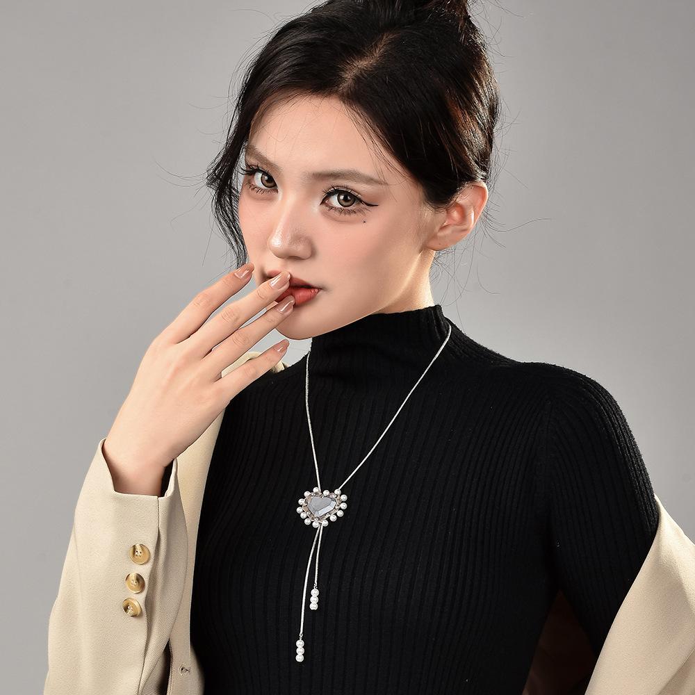 Factory Love Pearl Splicing Gray Diamond Cement Sealing Heart Necklace Men And Women Cuban Chain Love Couple Chain
