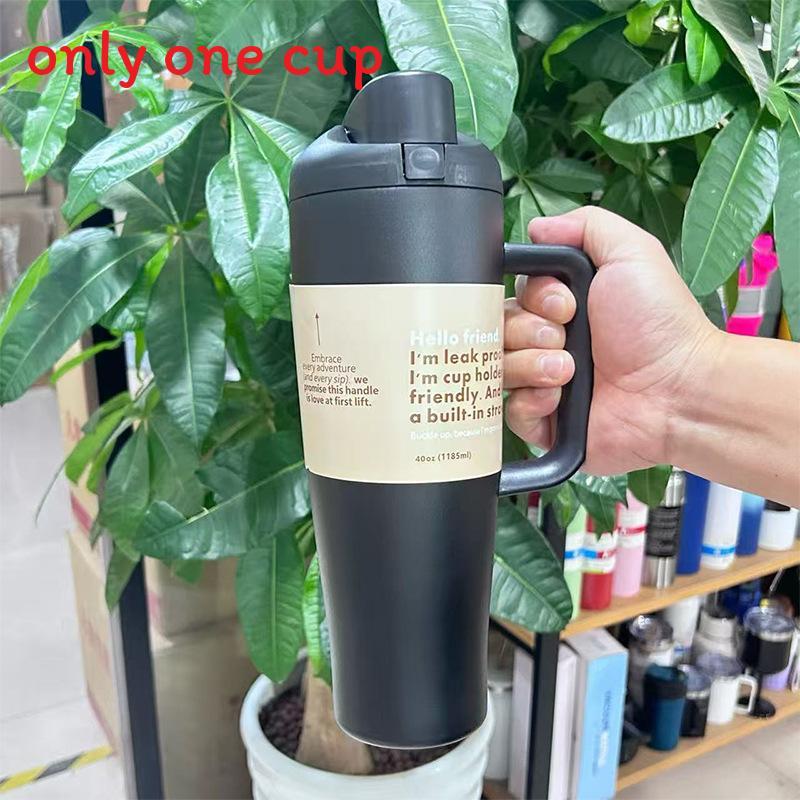 Изолированная дорожная кружка Owala из нержавеющей стали с ручкой и замком для использования на открытом воздухе
