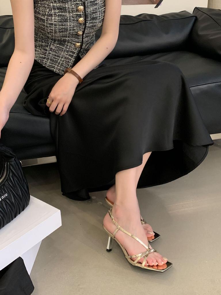 Черные сандалии-гладиаторы с тонкими ремешками и открытым носком, женская весна-лето 2025, новые универсальные шлепанцы с квадратным носком и тонким каблуком на одном ремешке