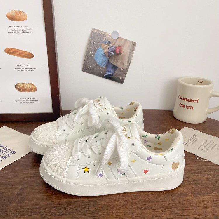 Туфли-ракушки, повседневные маленькие белые туфли, весна 2024, новая обувь, женская мода, ins, трендовые спортивные кеды на платформе, женская обувь