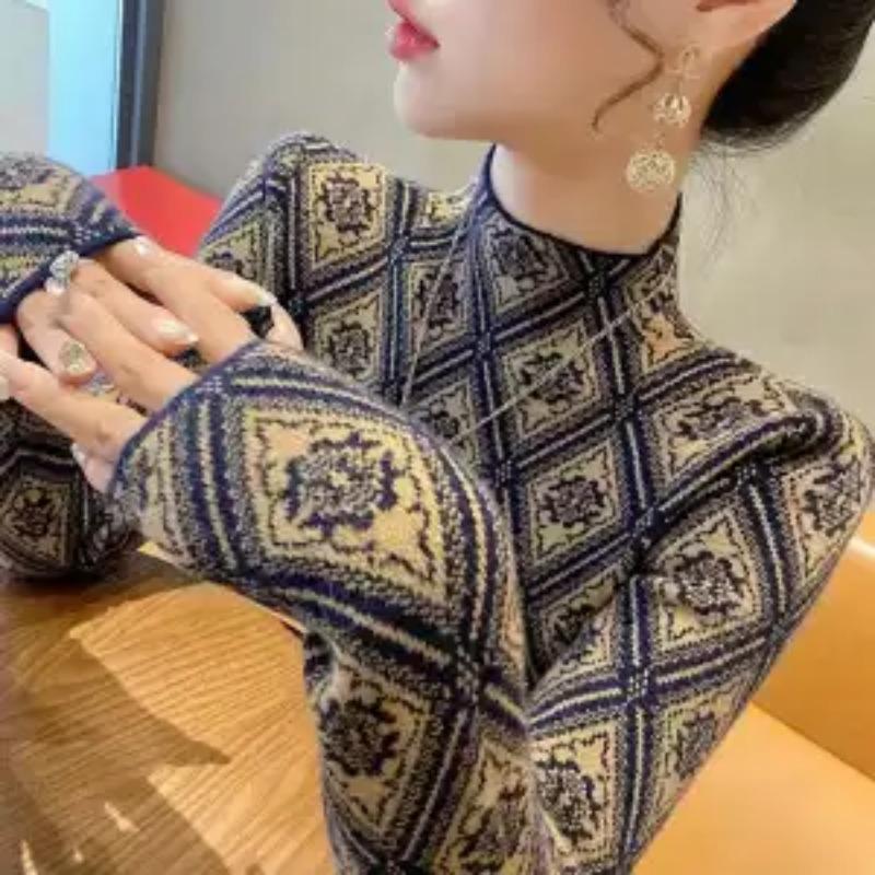 One-piece Velvet Thickened Half-turtleneck Sweater for Women 2025 New Arrival Mid-neck Sweater with Pullover Inside