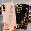 Для Samsung Galaxy S24 Plus Ultra S23 FE S22 S21 5g Luxury Plating Love Heart Bracelet Chain Case On S24Ultra S 24 S23Plus Cover