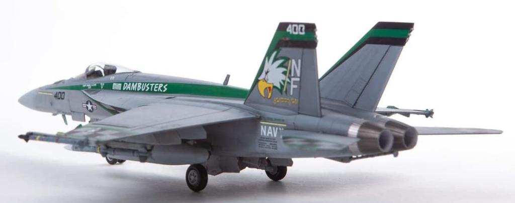 Doyusha Пластиковая модель ВМС США Super Hornet Chippy Ho Пластиковая модель 1/72 Потрясающе! № 7 F/A-18E VFA-195 Цветовая кодировка