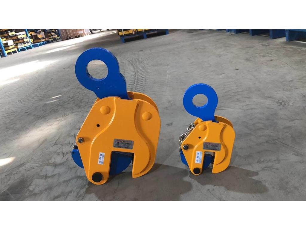 Подъемные клещи и крюки для вертикальной транспортировки стальных листов и материалов