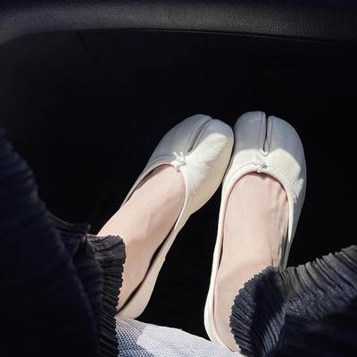 Версия из овчины~ Натуральная кожа, мелкий вырез на плоской подошве, на одном ремешке, с раздвоенными носками, женские туфли-лодочки, нишевые универсальные белые sm