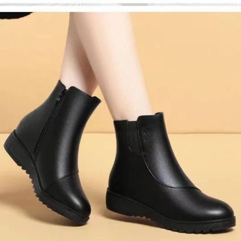 Женская обувь 2024 года, высококачественные женские ботинки на молнии, зимние, с круглым носком, из цельного плюша, теплые, короткие, на низком каблуке, модные ботинки