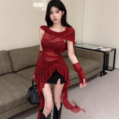 Американская сексуальная красная футболка с капюшоном и вырезом-хомутом для женщин – оборка по низу, рукава неправильной формы, приталенный крой