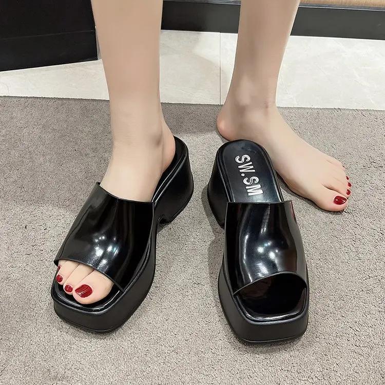 2024 Новые женские туфли Разноцветные дизайнерские туфли на танкетке для женщин Туфли на платформе Высокие каблуки Толстые каблуки Босоножки на танкетке Женские босоножки