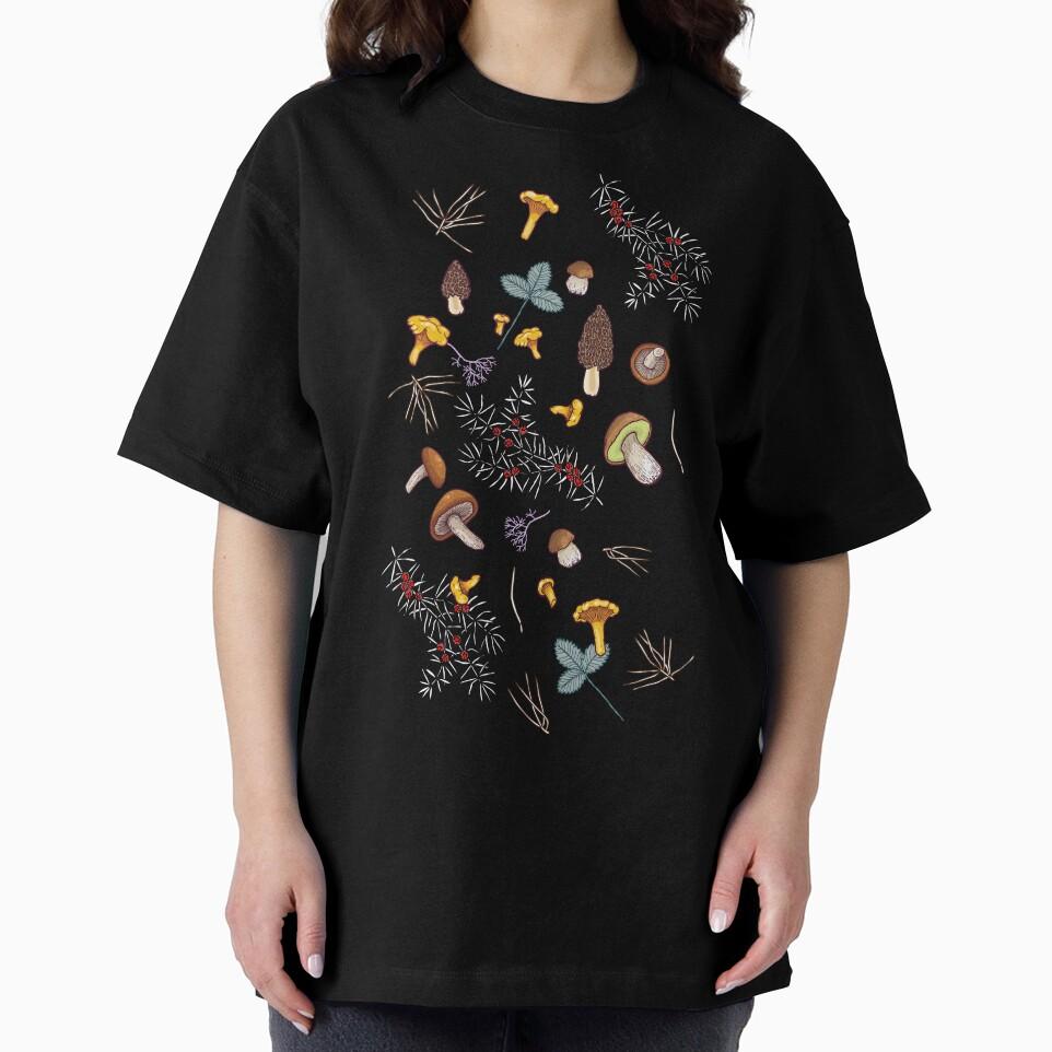 dark wild forest mushrooms Oversized T-Shirt
