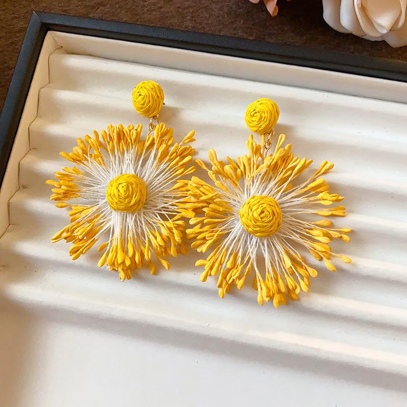 Маленькие свежие желтые серьги-пусеты с сетчатыми цветами, летние милые серьги-пусеты в стиле легкой роскоши, отпускной стиль, высококлассные серьги