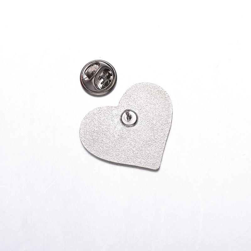 Я Люблю Себя Эмалевые Значки На Заказ Броши Я Люблю Эмо Парней Будущая MILF Значки на Лацкан Черное Сердце Панк Украшения Подарок для Друзей