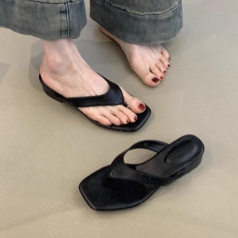 Niche Cool Slippers Women Wear Retro Temperament Simple Toe High Heel Thick Heel Sandals Women