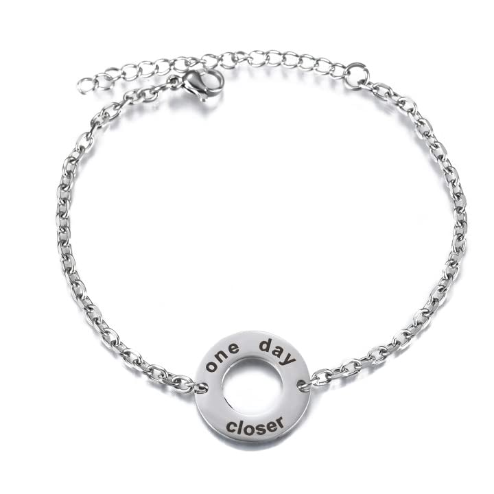 Girlfriend Personalise Bracelets Engraving One Day Closer Couples Bracelets Gifts for Her