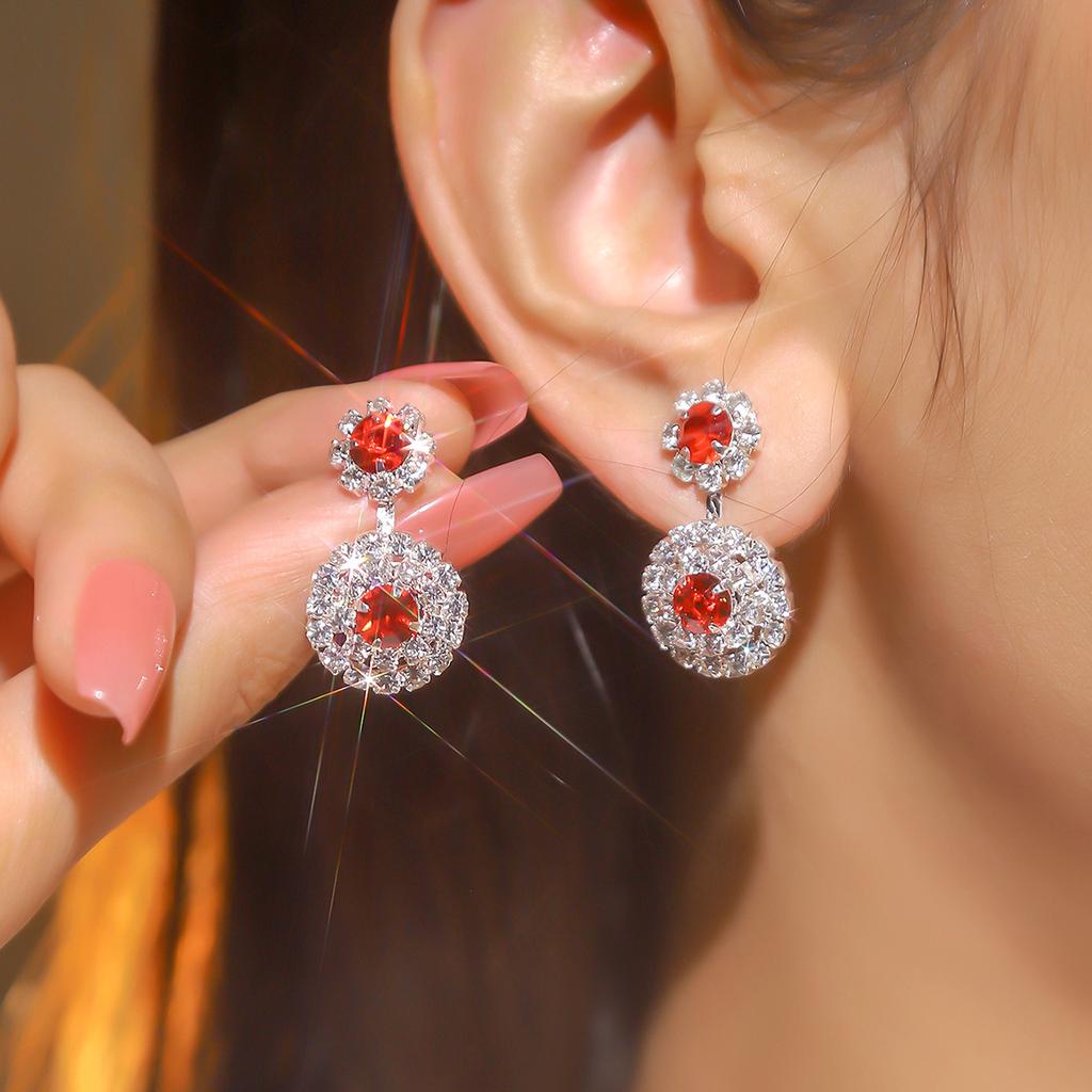 1 Pair Of Fashion Sparkling Full Diamond Snowflake-Shaped Earrings Female Light Luxury Style Fashion Earrings Simple Luxury Female Earrings