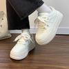 Весенние новые незаменимые маленькие белые туфли женские оригинального дизайна на платформе повседневные кеды универсальные шикарные спортивные женские туфли