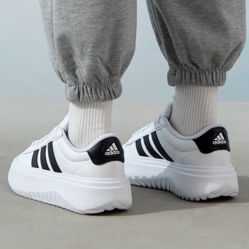 adidas Женские повседневные кроссовки IE1092