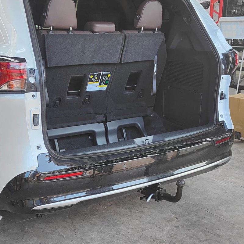 Domestic Sienna Trailer Hitch & Hook for Off-road, RV, and Towing Modifications