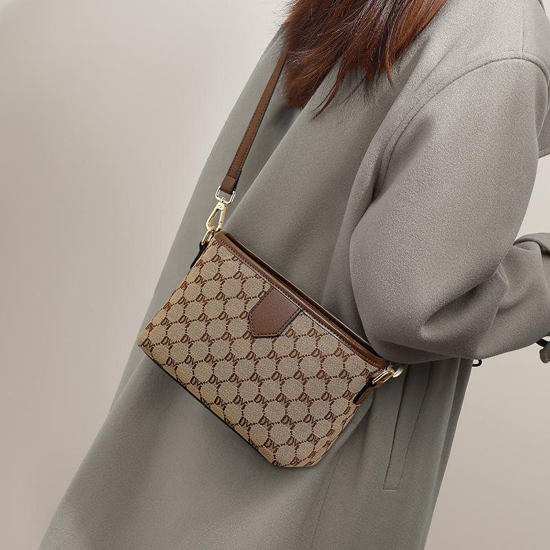 New Women's Bag Crossbody Bag Middle-aged Mother Bag High-end Versatile Small Bag Shoulder Bag