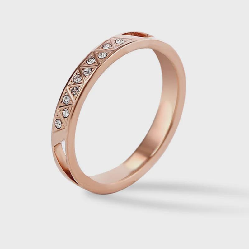Парное кольцо с розовым золотом и цирконием: Кольцо на указательный палец из титановой стали в японском и корейском стиле