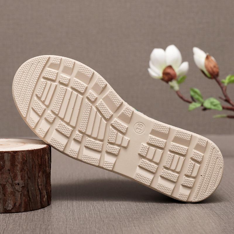 7cm High Heel Embroidered Shoes Characteristic Ethnic Style Fashionable Embroidered Phoenix Peony Cloth Shoes