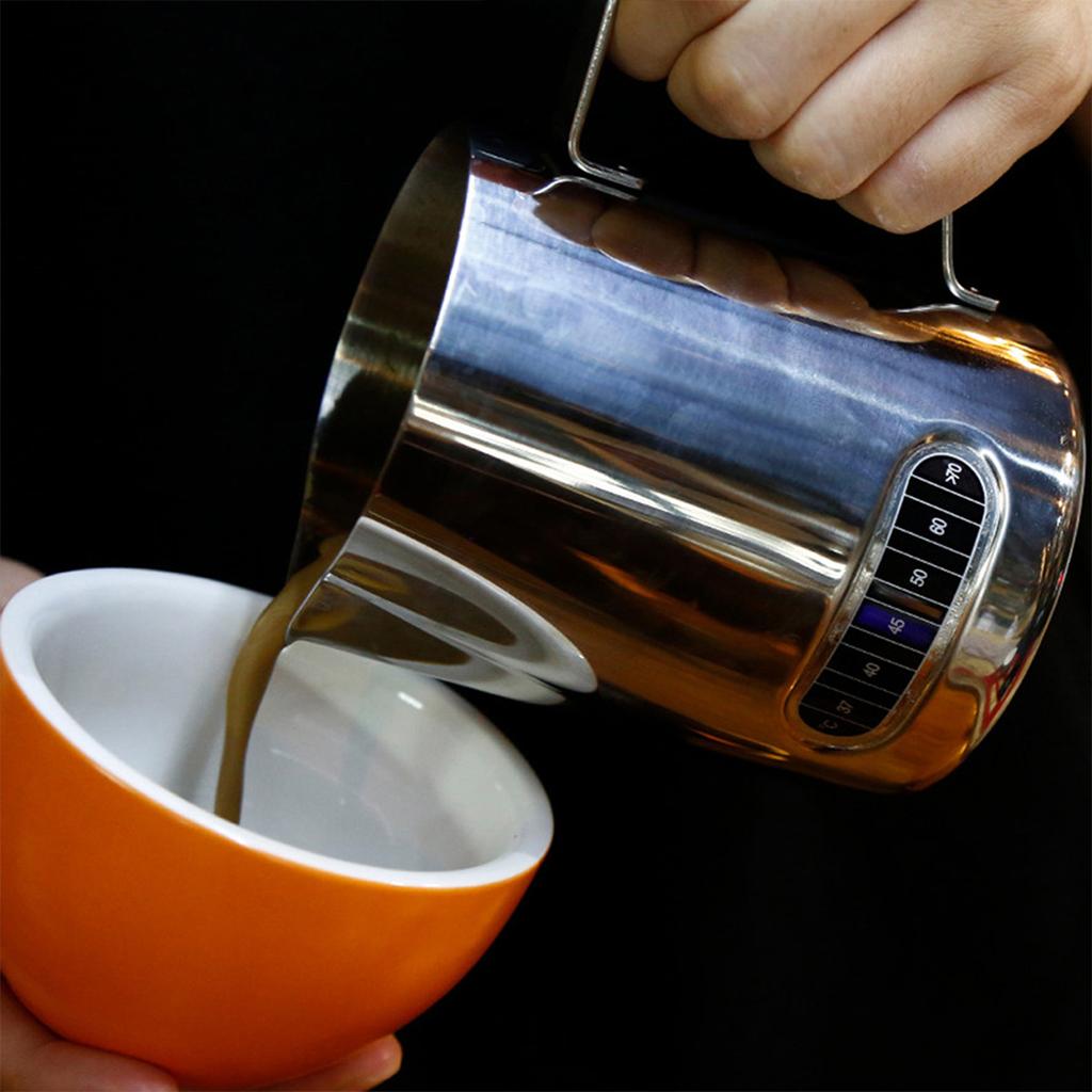 Питчер для взбивания молока 600 мл(20 унций) Питчер для взбивания молока с термометром Арт-кувшин для эспрессо-машин Латте-арт Нержавеющая сталь