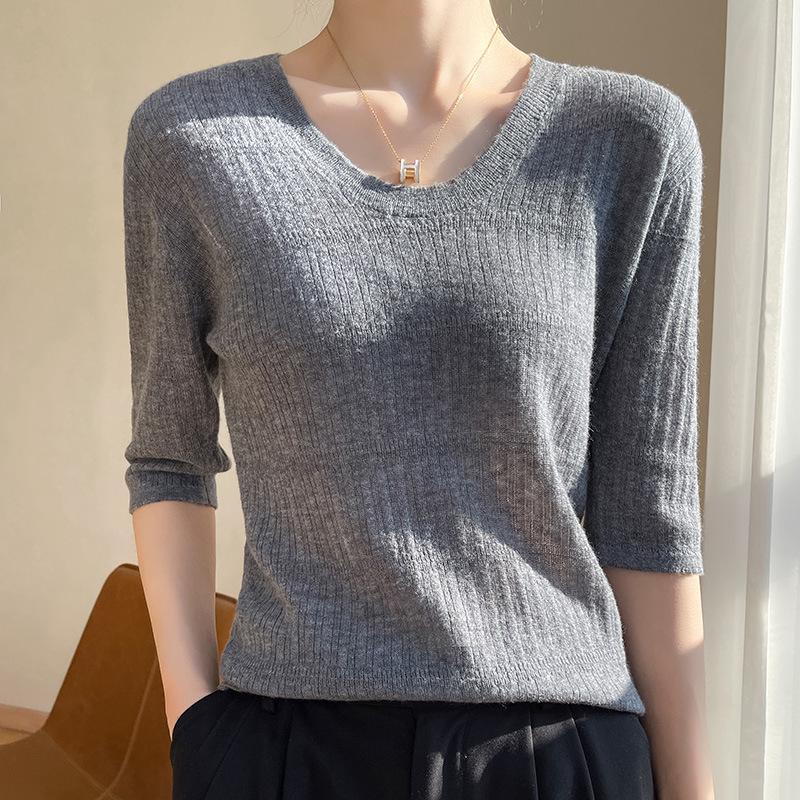 Women's Wool Knit Top, Loose Fit, 3/4 Sleeve, Crew Neck, Base Layer - Spring/Autumn 2023.