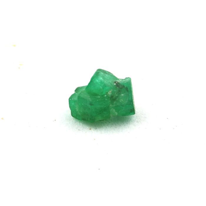 Pierres et Minéraux. Emeraude. 0.79 ct. Mingora emerald deposit, Swat District, Pakistan.