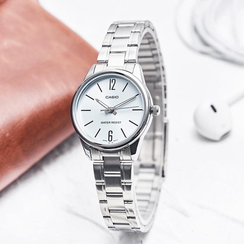 Casio Серия STANDARD серия ретро-стрелок классическая стрелка цифровая шкала синий циферблат водонепроницаемый кварцевый механизм стальной ремешок LTP-V005D-2B