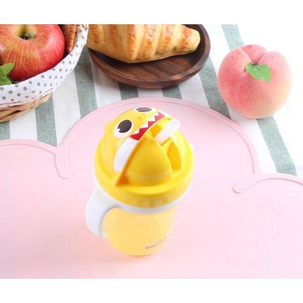 Соломенная бутылочка для воды Izoum Baby Shark 3D, 300 мл, 1 шт.