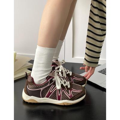 Сетчатые дышащие немецкие тренировочные туфли женские 2025 лето новая толстая подошва универсальные повседневные маленькие белые туфли легкие спортивные туфли Форреста Гампа