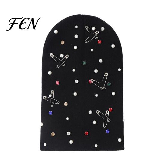 Autumn Winter Trendy Cap Colorful Rhinestone Knitted Hat, Faux Pearl Safety Pin Punk Knit Windproof Hat Bling Warm Hip Hop for Women Street