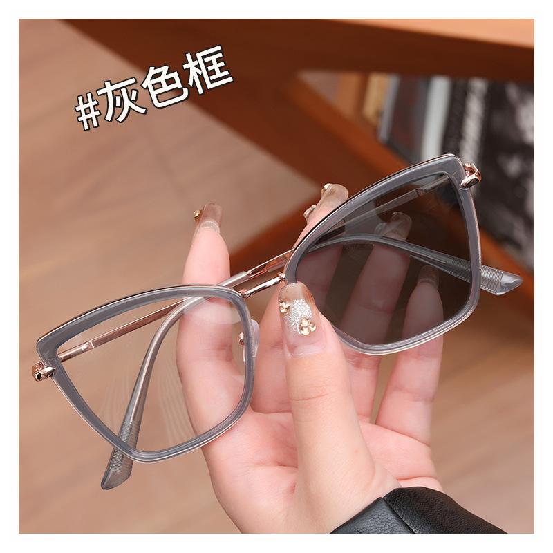 New metal color-changing anti-blue glasses fashion square anti-blue glasses European and American color-changing glasses
