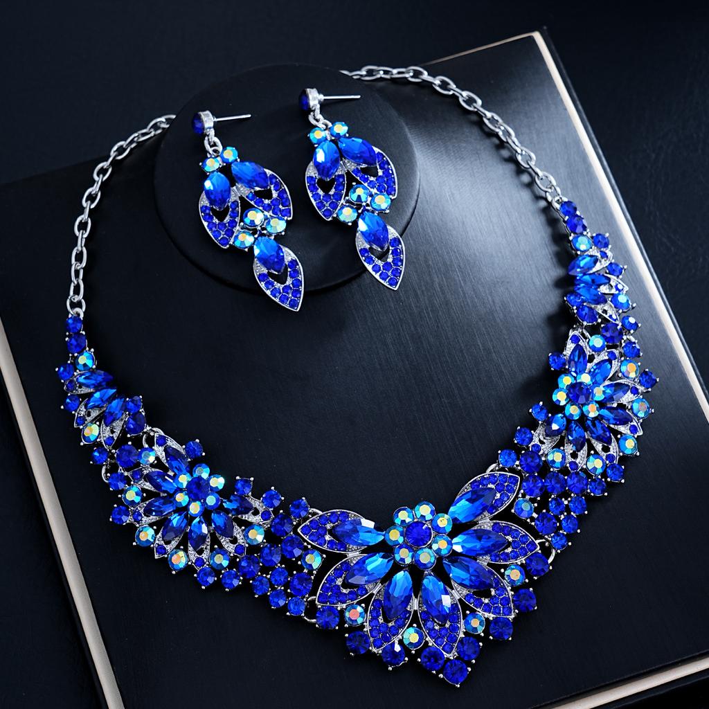 Модные украшения для женщин