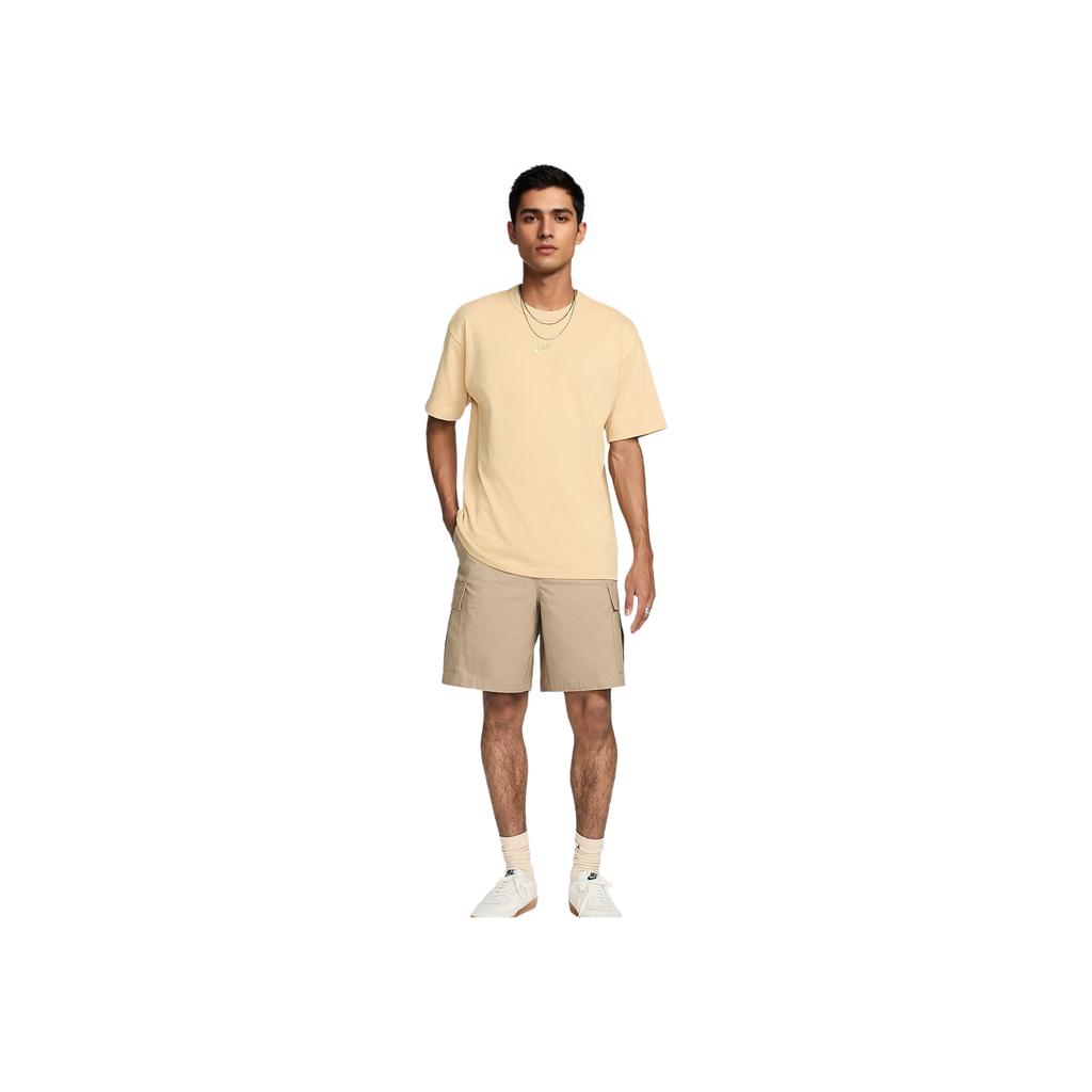 Nike Спортивная одежда Premium Essentials Однотонная футболка с круглым вырезом и логотипом Мужские топы Кунжутно-коричневые DO7393-252