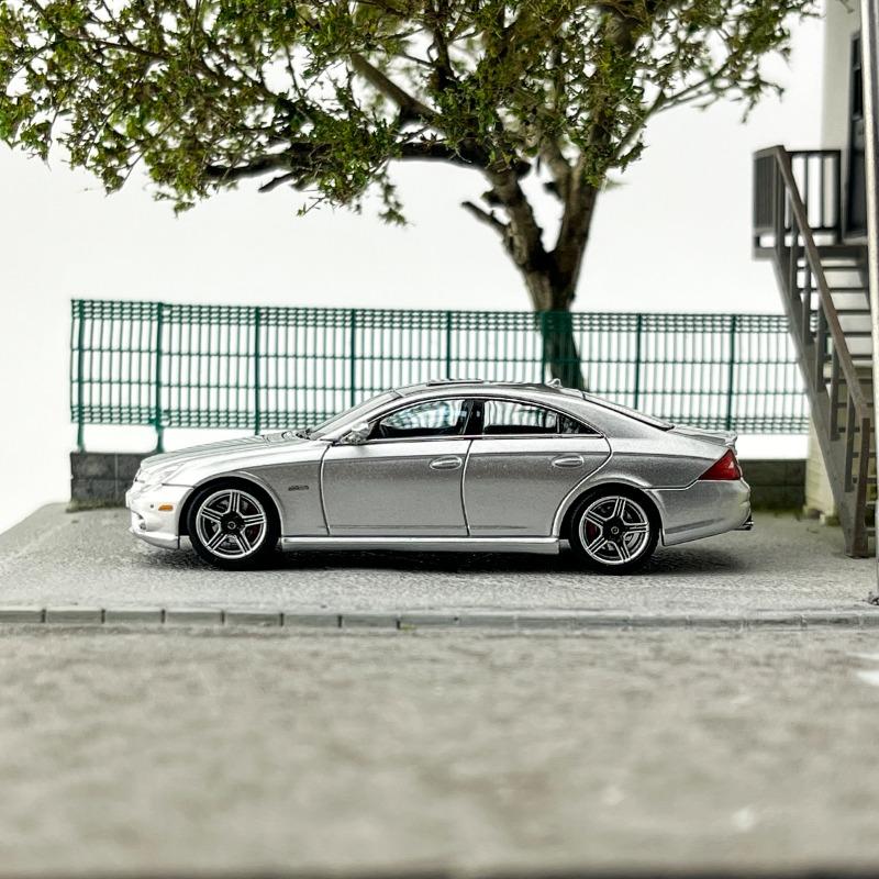 FH Diecast Масштаб 1/64 Mercedes Benz CLS 63 AMG 1 MK1 C219 Металлическая модель автомобиля Игрушки для мальчиков Подарок Коллекция и Декор