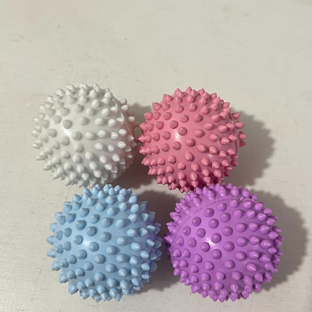 4pcs Reusable Laundry Dryer Balls - Eco Friendly Fabric Softener Alternatives Soften and Fluff Laundry Wrinkle Release