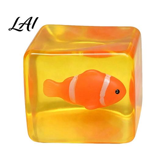 Portable Anxiety Relief Toy Glow-in-the-Dark Stress Cube Toy Squeeze Sensory Clear with Luminous Sea Animal Inside