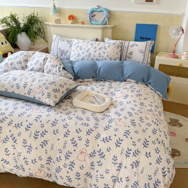 Комплект постельного белья из четырех предметов на лето из двухслойной марли класса А с цветочным принтом и пузырчатого хлопка