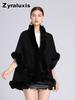 Женский oversized вязаный пончо с воротником из кроличьего меха и подкладкой из шерпы для осени и зимы