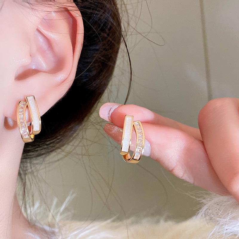 Women's High-End Plain Hoop Earrings: Light Luxury Ear Drops & Studs, Niche Design for Autumn/Winter.