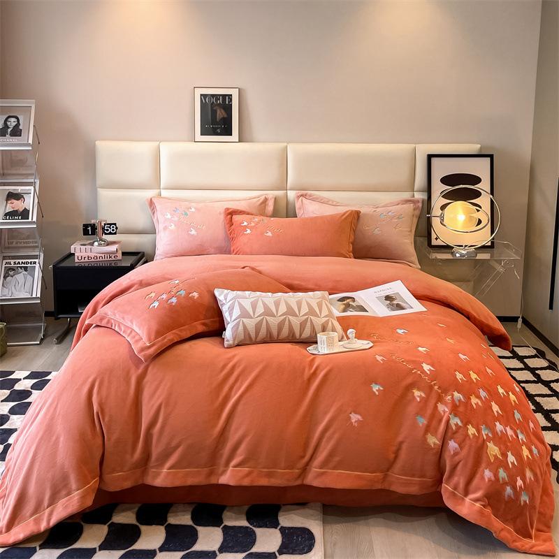 Молочный бархат класса А, четыре предмета, зимнее теплое утолщенное двустороннее бархатное пододеяльник, матовый однотонный бархат высокой плотности с резным рисунком